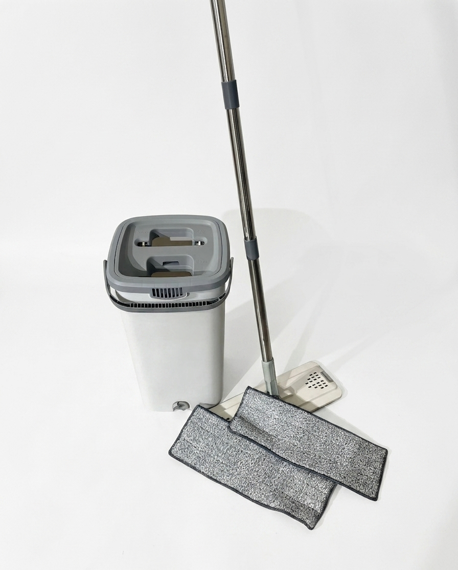 Flat mop con due panni in microfibra e secchio doppia funzione
